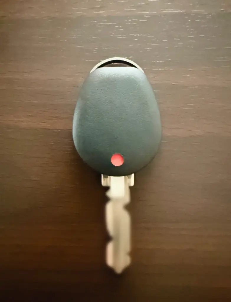 カギの閉め忘れ防止グッズ「ChecKEY2 (チェッキー2) 」を取り付けたイメージ